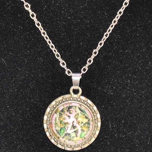 20 1/2" Pink and Mossy Oak Browning Cable Chain Necklace - Picture 3 of 6